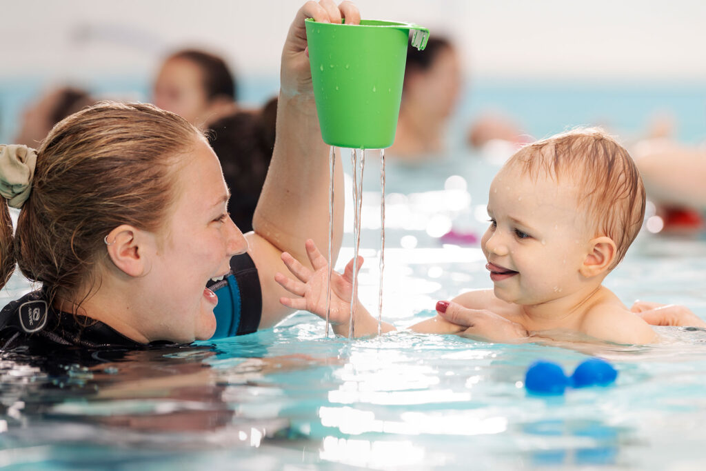 Babysim på Trampoolin